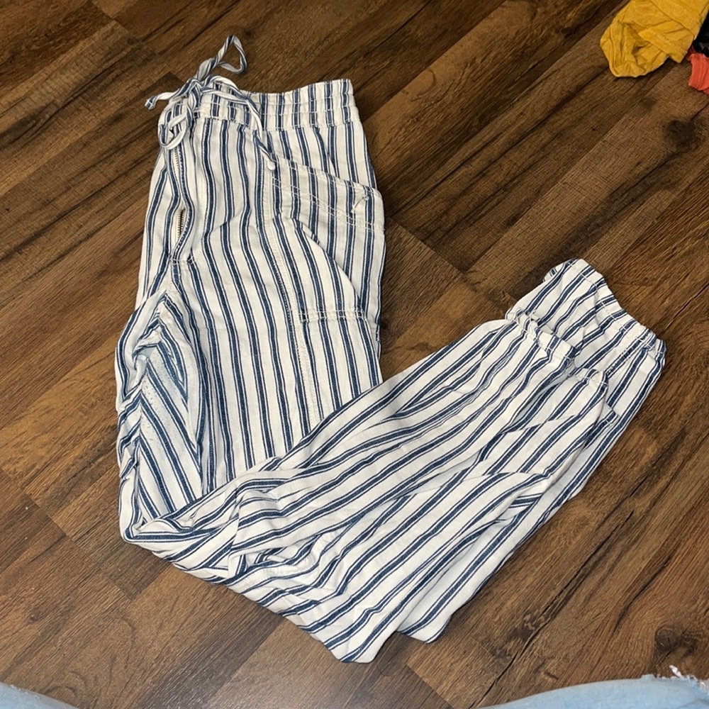 AMERICAN EAGLE TROUSERS